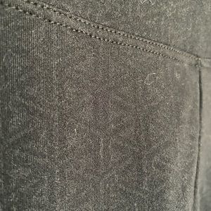 Black knee length leggings